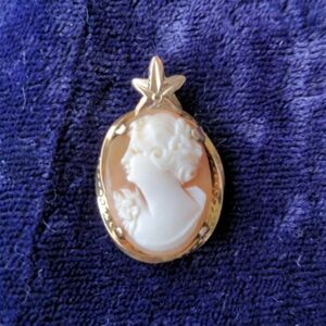 Vintage 14K gold filled Victorian Cameo pendant